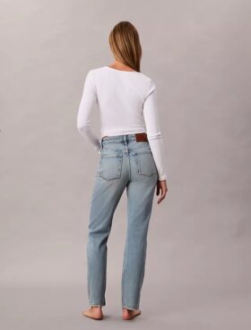 Jeans med høy midje og rett ben Jeans med høy midje og rett ben