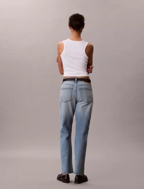 Jeans med høy midje og rett ben Jeans med høy midje og rett ben