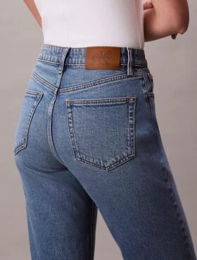Jeans med høy midje og rett ben Jeans med høy midje og rett ben