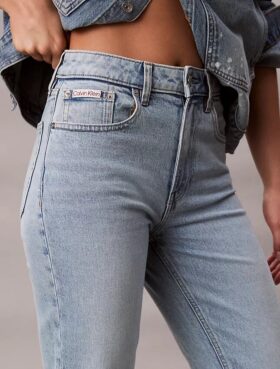 Jeans med høy midje og rett ben Jeans med høy midje og rett ben