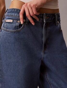Jeans med høy midje og rett ben Jeans med høy midje og rett ben