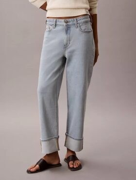 Jeans med høy midje og rett ben Jeans med høy midje og rett ben