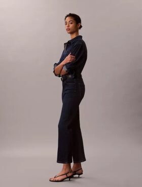 Jeans med høy midje og utvidet ben Jeans med høy midje og utvidet ben