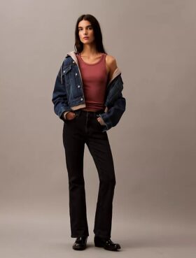 Jeans med middels høy midje og utvidet passform Jeans med middels høy midje og utvidet passform