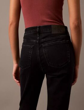 Jeans med middels høy midje og utvidet passform Jeans med middels høy midje og utvidet passform