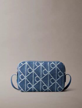 Kameraveske i Denim med logo over hele overflaten