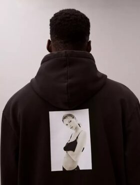 Kate Moss fleece-hettegenser med grafisk trykk