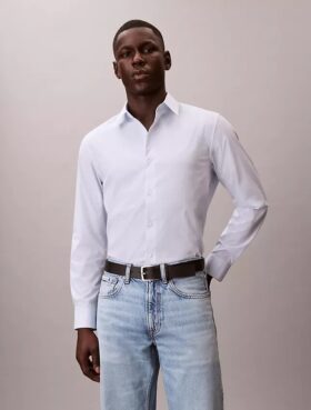 Klassisk knappeskjorte i Cotton Stretch med striper