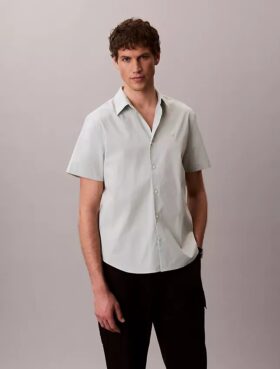 Klassisk skjorte i Cotton Stretch med knapper