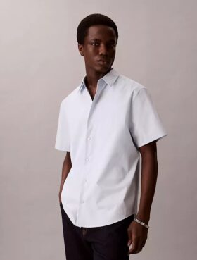Klassisk skjorte i Cotton Stretch med knapper